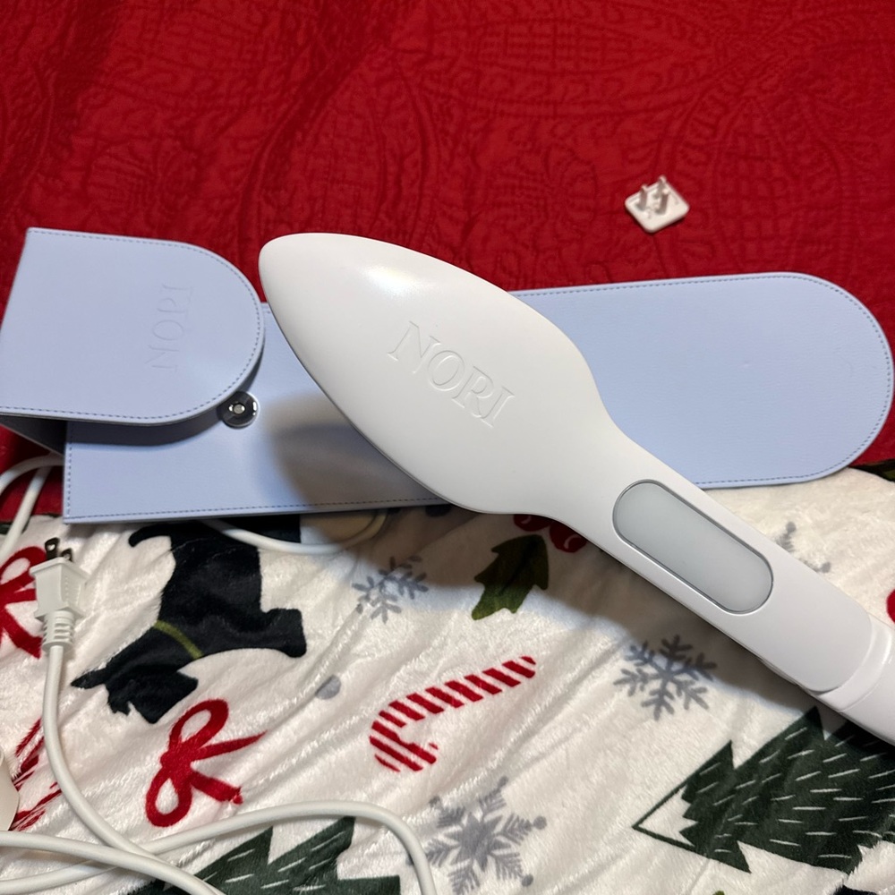 NWOT Nori Press Travel Steam Iron